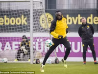 [ẢNH] Huyền thoại điền kinh Usain Bolt ăn tập cùng Dortmund, chờ ngày trình làng