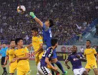 [ẢNH] Bị SLNA ngăn cản, Hà Nội FC vô địch nhờ 