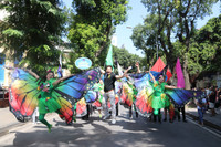 Phố đi bộ Hồ Gươm sôi động cùng màn diễu hành của các nghệ sỹ xiếc