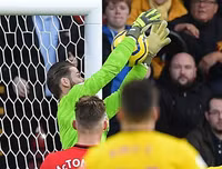 [ẢNH] Cận cảnh sai lầm ngớ ngẩn của De Gea khiến M.U thua tủi hổ