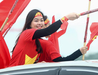 [ẢNH] Người hâm mộ phủ kín, biến Mỹ Đình thành 