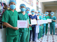 Những hình ảnh đẹp về cán bộ y tế cả nước cùng lan tỏa thông điệp phòng chống dịch Covid-19