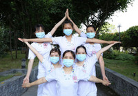 Những hình ảnh đẹp về cán bộ y tế cả nước cùng lan tỏa thông điệp phòng chống dịch Covid-19