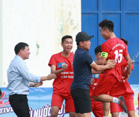 [ẢNH] THPT Lê Văn Thiêm: Quá nhanh, quá nguy hiểm!