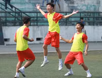 [ẢNH] THPT Ngô Sỹ Liên gây sốt khi hạ thuyết phục THPT Chu Văn An