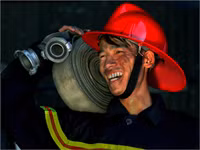 [ẢNH] Những khoảnh khắc xúc động về các chiến sỹ cảnh sát PCCC và Cứu nạn cứu hộ