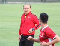 [ẢNH] Phan Văn Đức tươi rói cùng đồng đội hướng tới bán kết lượt về