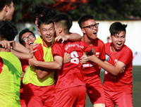 [ẢNH] Khoảnh khắc vỡ òa trên chấm luân lưu của ĐKVĐ Trương Định trước Hoài Đức A