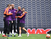 [ẢNH] Man City phấn chấn, chờ 