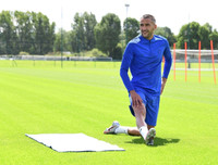 [ẢNH] Tân binh Hakim Ziyech hớn hở tập buổi đầu cùng Chelsea