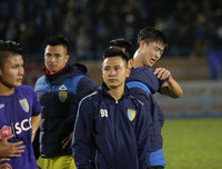 [ẢNH] Hòa khó tin và mất chức vô địch, cầu thủ Hà Nội khóc đẫm nước mắt