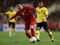 [ẢNH] Quang Hải bị 