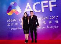 Minh Tiệp cùng vợ sang Malaysia để tham dự Liên hoan phim