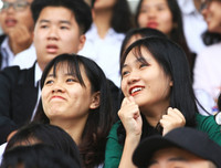 Muôn cảm xúc đáng yêu của các CĐV trên khán đài bóng đá học sinh Hà Nội