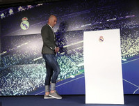[ẢNH] Zidane ăn mặc cực chất trong ngày 