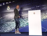 [ẢNH] Zidane ăn mặc cực chất trong ngày 
