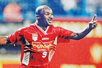 8 ngôi sao lừng lẫy từng sang châu Á “dưỡng già”