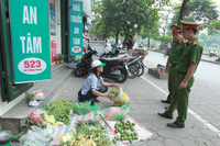 Giữ văn minh đô thị trên từng tuyến phố 