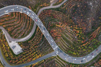 Khám phá đường cao tốc xoắn ốc 3 tầng “cong mềm mại” 