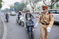 Ngày đầu áp dụng nộp phạt trực tuyến khi vi phạm giao thông