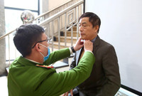 Tận tình phục vụ nhân dân đến làm căn cước công dân 