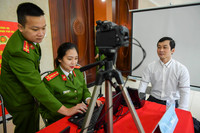 Tận tình phục vụ nhân dân đến làm căn cước công dân 