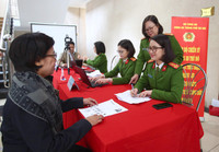 Tận tình phục vụ nhân dân đến làm căn cước công dân 