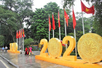 Phố phường rực rỡ chào mừng 1010 năm Thăng Long - Hà Nội