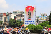 Phố phường rực rỡ chào mừng 1010 năm Thăng Long - Hà Nội