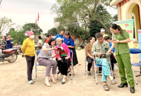 Công an Hà Nội tuyên truyền chuyển đổi số lưu động tới đồng bào dân tộc