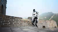 Trung Quốc chế tạo ''người máy'' thực hiện thao tác phức tạp trên Vạn Lý Trường Thành 