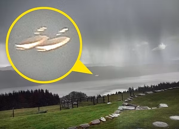 Chụp được ảnh UFO trên bầu trời hồ Loch Ness ảnh 1