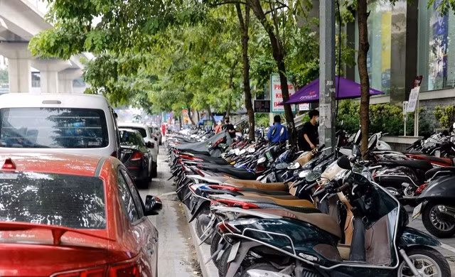 Hà Nội đề xuất mức phạt gấp đôi với hành vi lấn chiếm vỉa hè, lòng đường