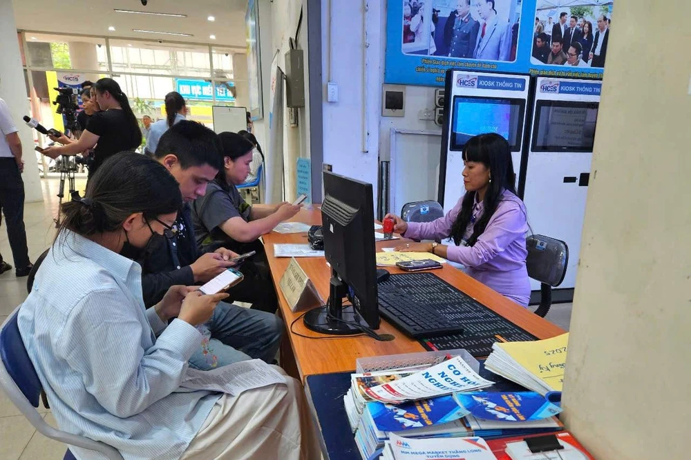 Hà Nội còn 9 sàn giao dịch việc làm sau sắp xếp bộ máy