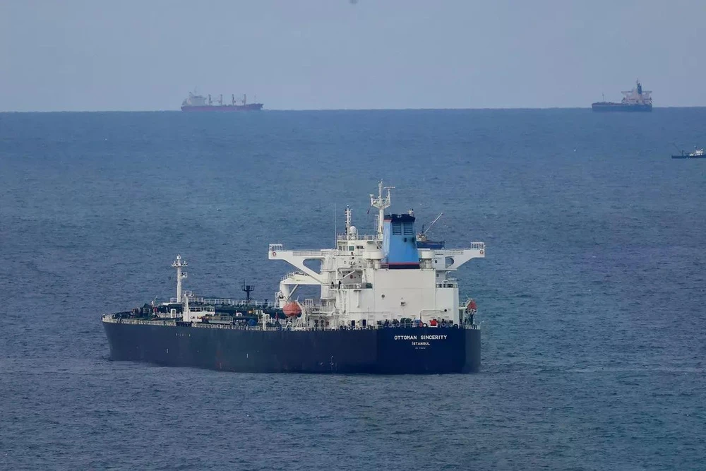 Tàu chở dầu Thổ Nhĩ Kỳ bị máy bay không người lái tấn công ở Biển Đen