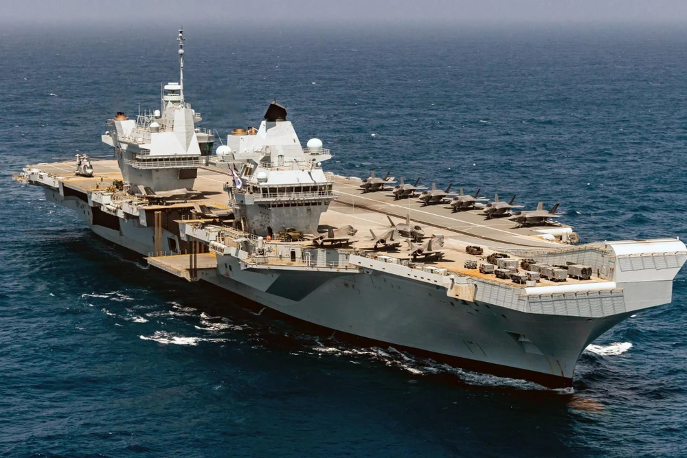 Anh sẵn sàng điều tàu sân bay tới Trung Đông, ông Trump tuyên bố 'không cần nữa'