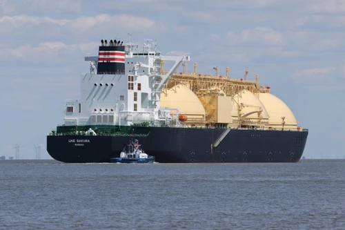 Hệ lụy của xung đột Trung Đông với dòng khí đốt và việc bảo hộ công dân 