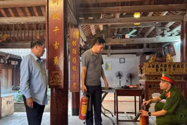 Đảm bảo công tác an toàn phòng cháy tại lễ hội truyền thống làng Lệ Mật