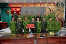 Lãnh đạo Văn phòng Bộ Công an kiểm tra công tác ứng trực, đảm bảo ANTT tại phường Tây Hồ