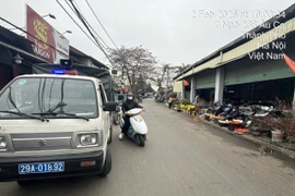 Tổ công tác liên tục tuần tra lưu động, nhắc nhở người dân chấp hành quy định