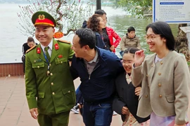 Duy trì các biện pháp đảm bảo ANTT, an toàn thực phẩm tại phủ Tây Hồ và điểm tham quan, du lịch