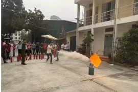 Tập huấn kỹ năng xử lý hỏa hoạn tại Trường Cao đẳng Công nghệ cao Hà Nội