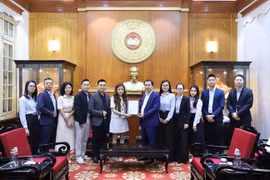 Tập đoàn Tân Á Đại Thành trao 550 triệu đồng ủng hộ đồng bào các tỉnh khắc phục hậu quả do mưa lũ