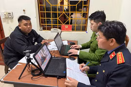 Bắt nhóm đối tượng bán người vào công ty lừa đảo tại Campuchia