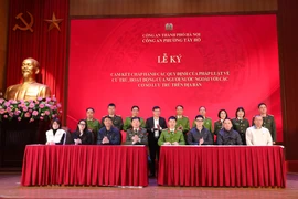 Ký cam kết chấp hành pháp luật về cư trú đối với người nước ngoài