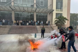 Hướng dẫn người đứng đầu cơ sở nâng cao nhận thức, trách nhiệm an toàn cháy, nổ