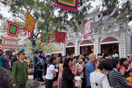 Công an phường Tây Hồ thực hiện phương châm "3 nhất" phục vụ nhân dân 