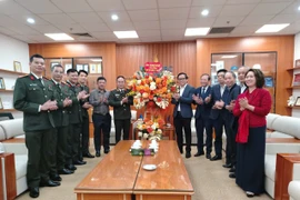 Giám đốc Công an Hà Nội chúc mừng Giáo sư, Tiến sỹ, đội ngũ Y - Bác sỹ nhân Ngày Thầy thuốc Việt Nam