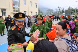 Chia sẻ khó khăn với bản vùng cao Lào Cai