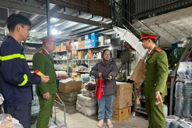 Nâng cao nhận thức chấp hành pháp luật về an toàn cháy, nổ tại làng nghề Bát Tràng